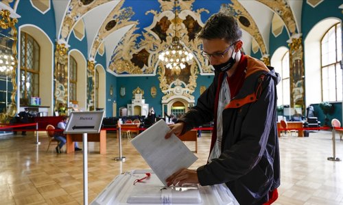 Rusya'da halk, devlet başkanını seçmek için sandık başına gidecek